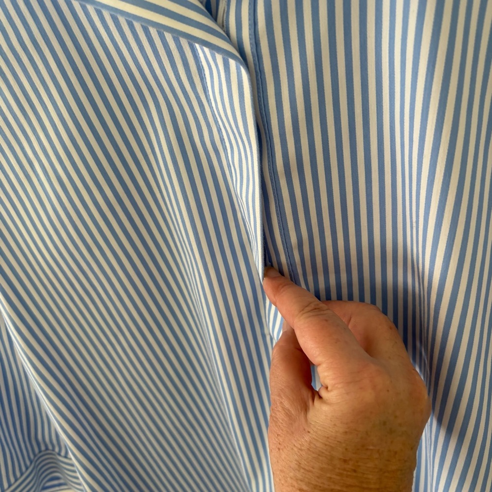 Chico’s No-Iron Chic Stretch Striped Blouse. Size 8/ Chico’s 1. - Picture 5 of 10